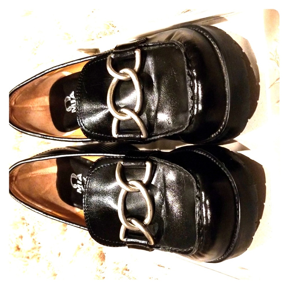 Mia 2 Black Shoes